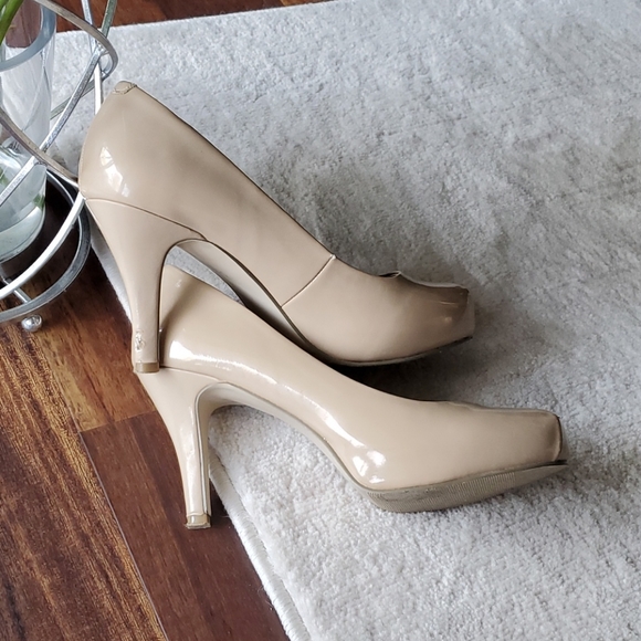 Madden Girl Getta Heels - Picture 2 of 7